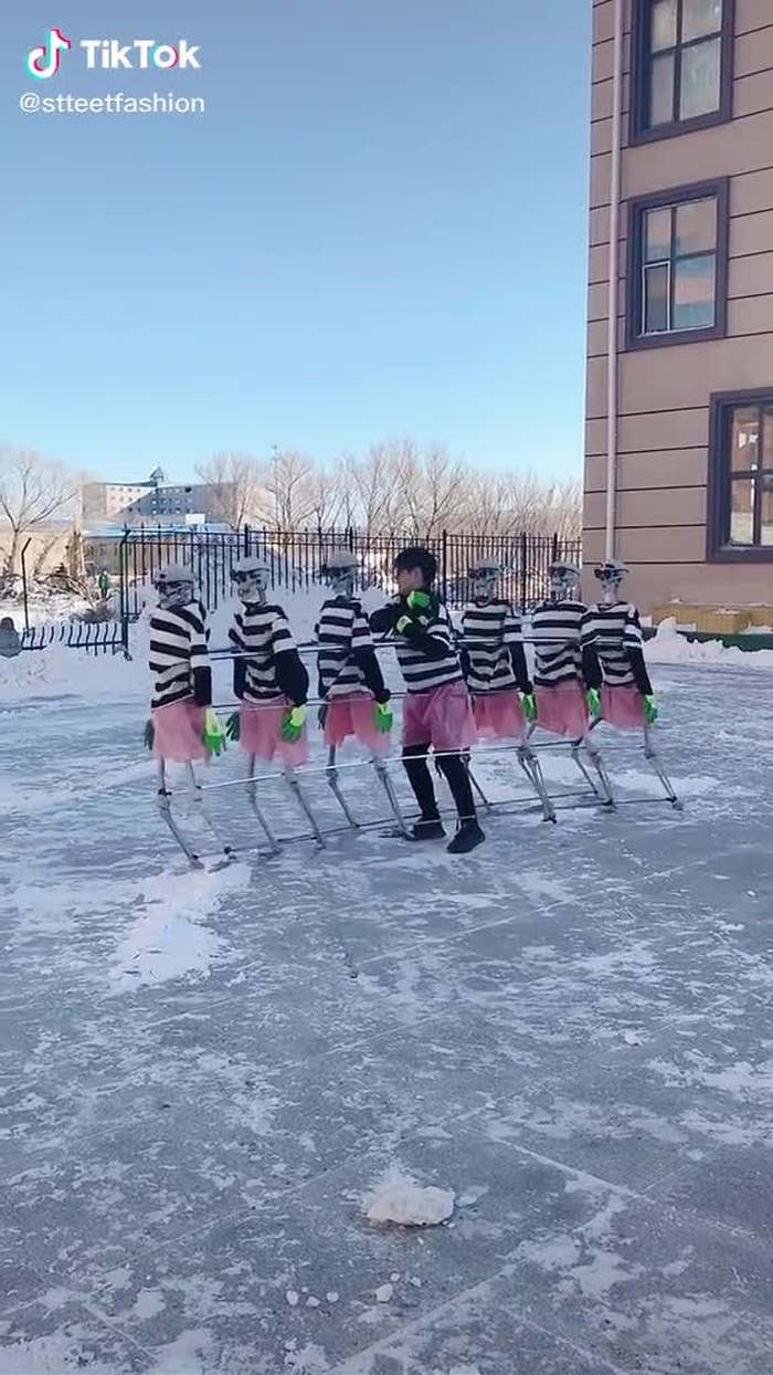 Zhuang Li (@stteetfashion) on TikTok 482