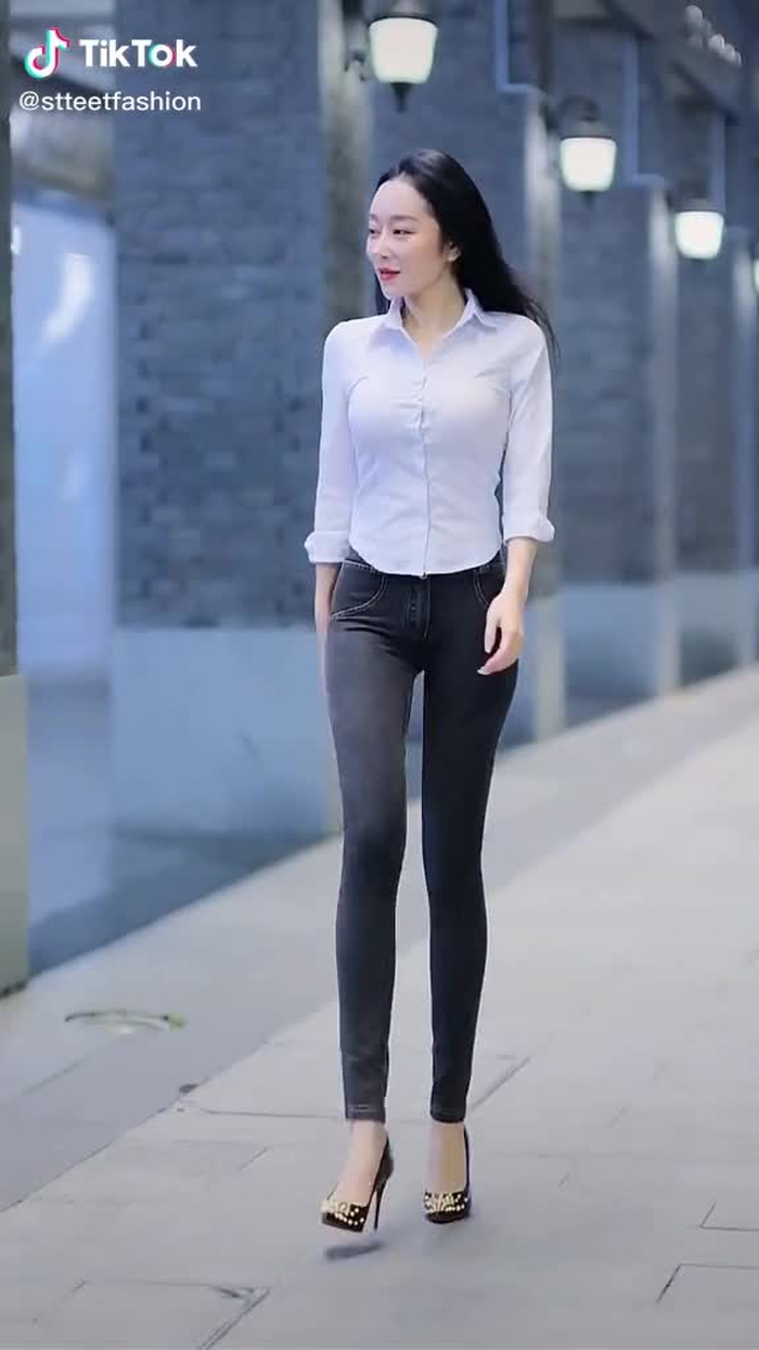 Zhuang Li (@stteetfashion) on TikTok 489