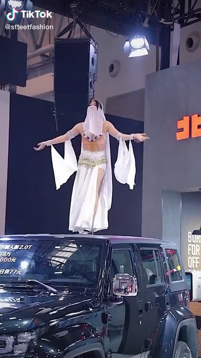 Zhuang Li (@stteetfashion) on TikTok 502