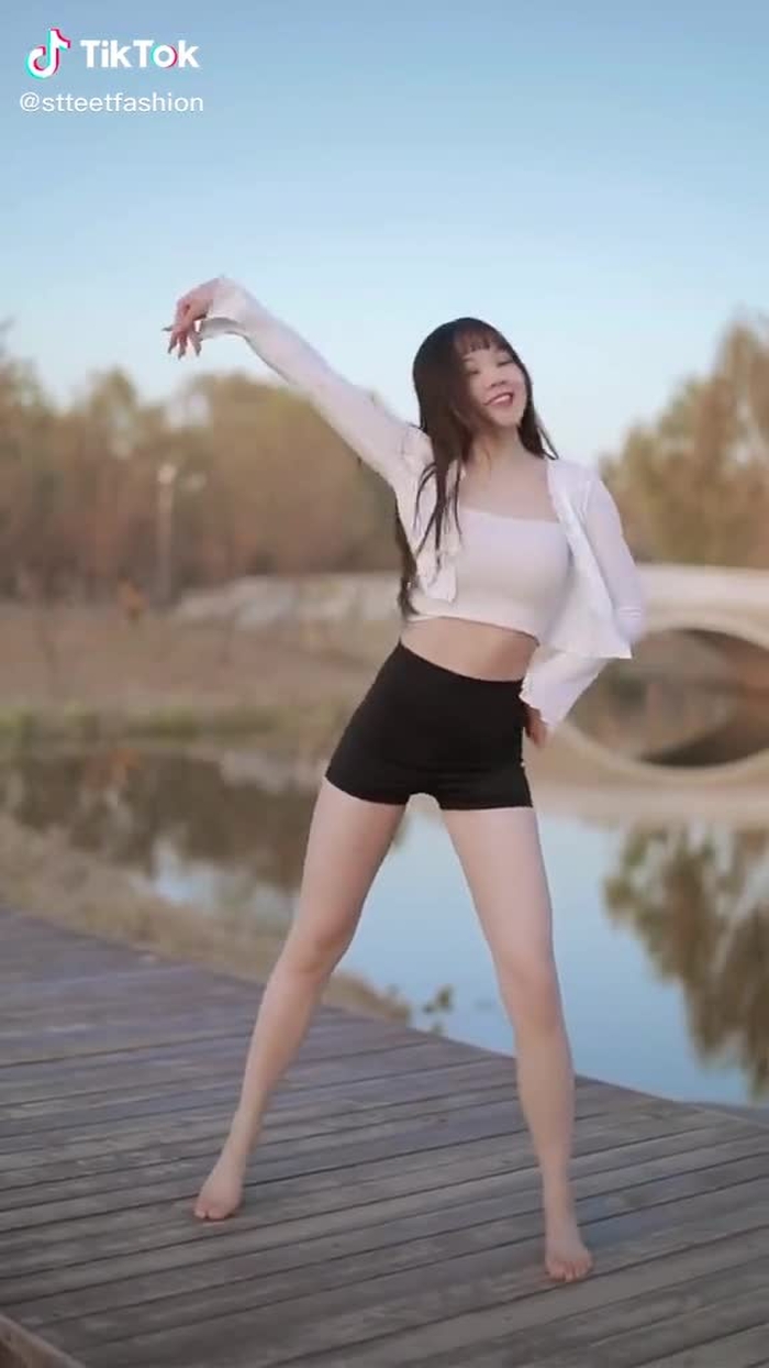 Zhuang Li (@stteetfashion) on TikTok 541