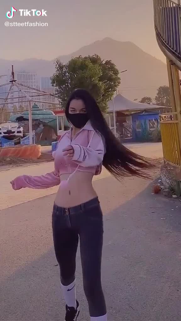 Zhuang Li (@stteetfashion) on TikTok 542