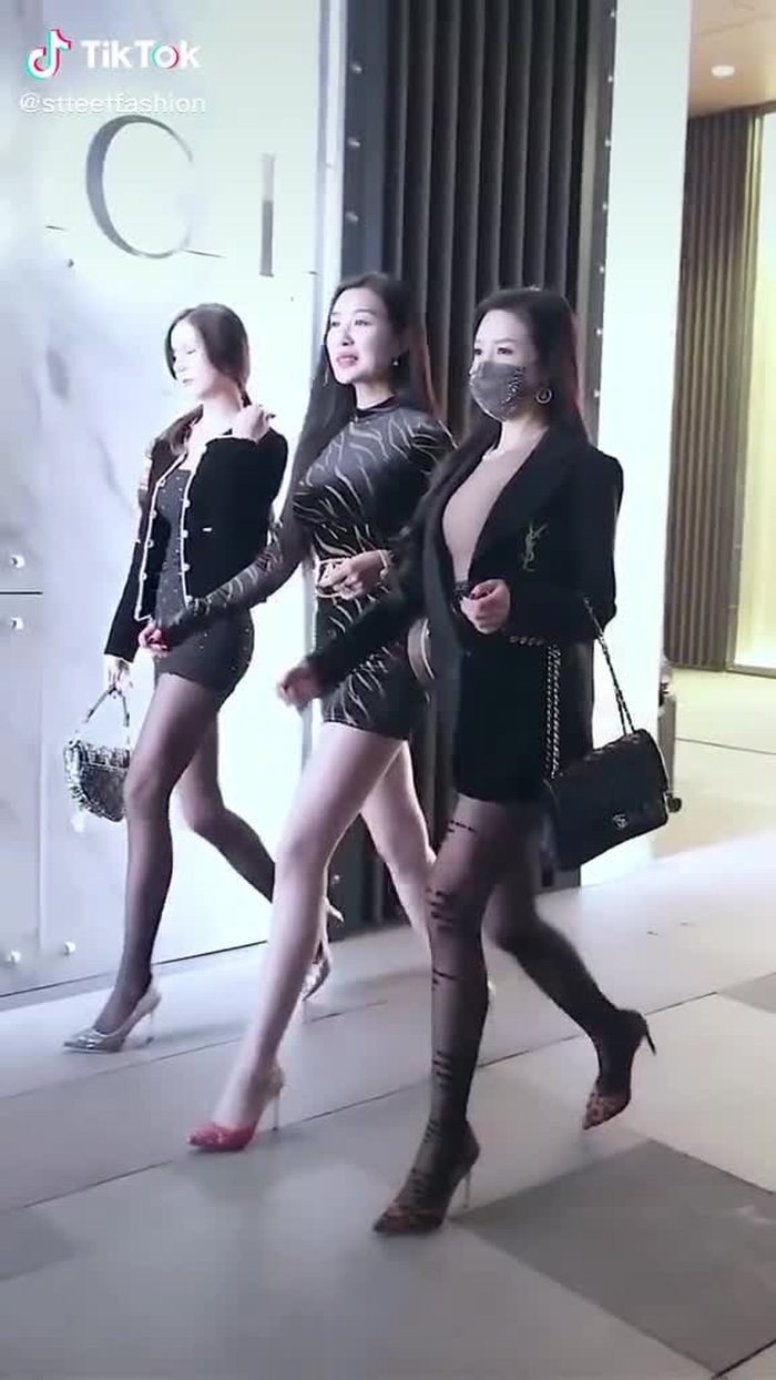 Which would you choose, let me know in the comments section#FallFashion #goddess