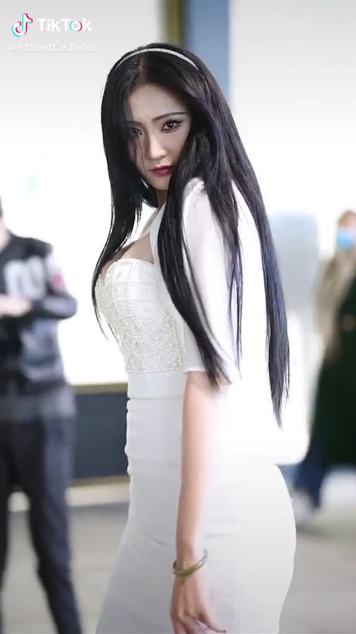 Zhuang Li (@stteetfashion) on TikTok 559