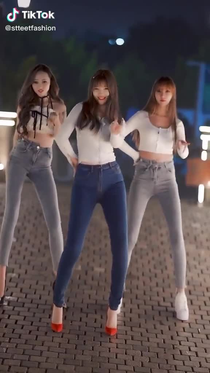 Zhuang Li (@stteetfashion) on TikTok 611