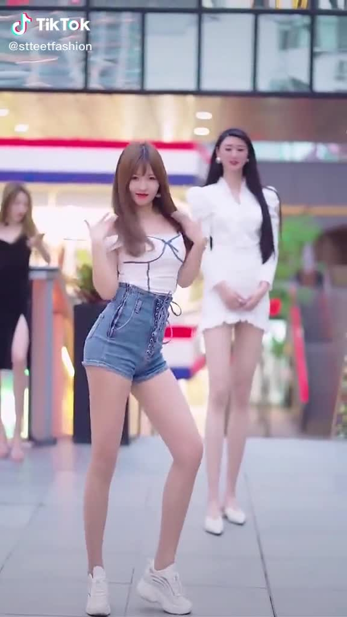 Zhuang Li (@stteetfashion) on TikTok 618