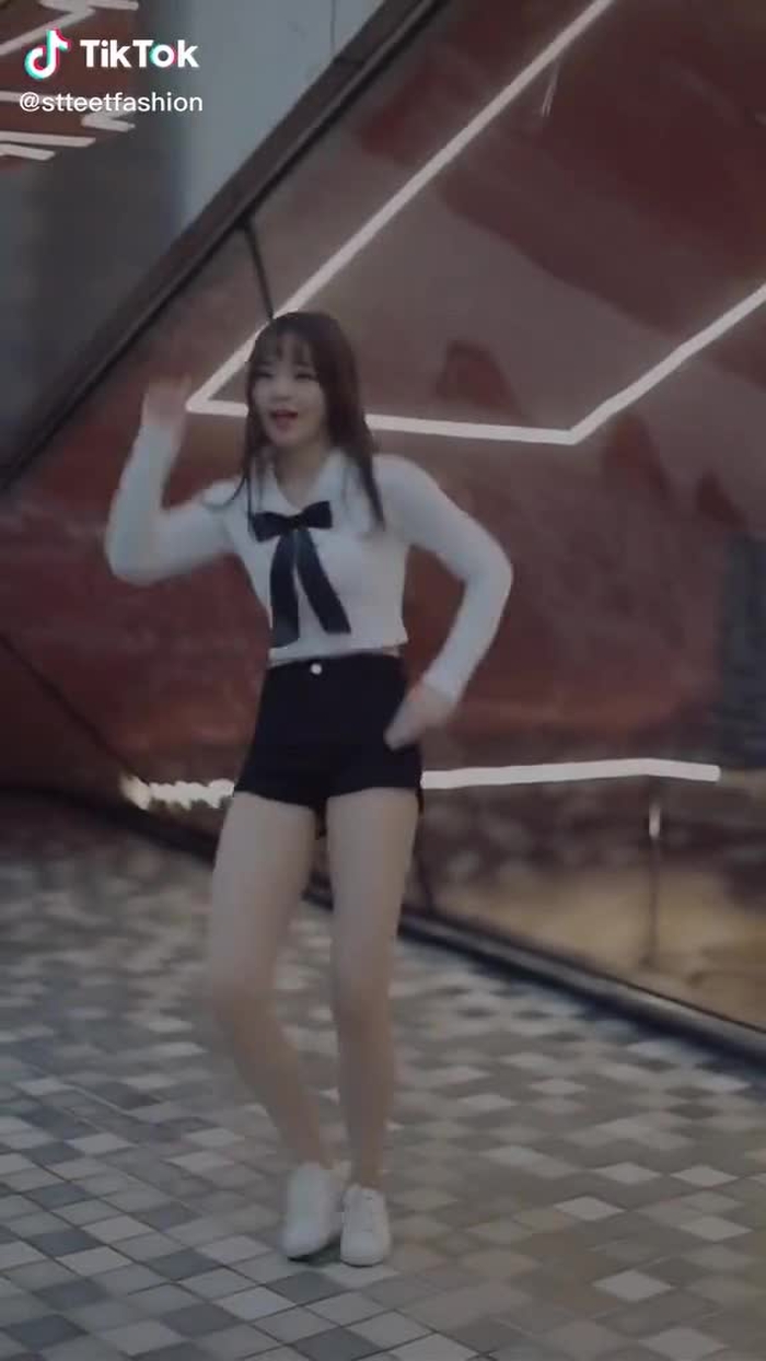 Zhuang Li (@stteetfashion) on TikTok 644