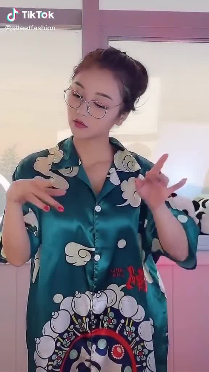 Zhuang Li (@stteetfashion) on TikTok 649