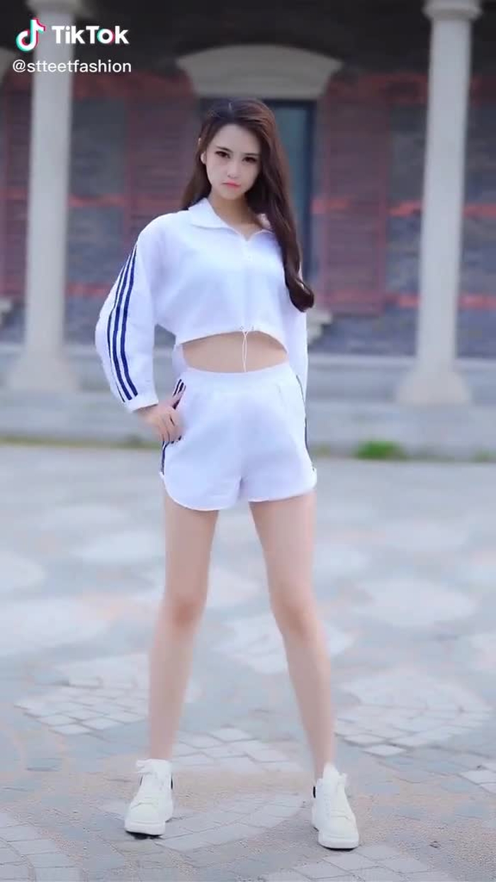 Zhuang Li (@stteetfashion) on TikTok 672