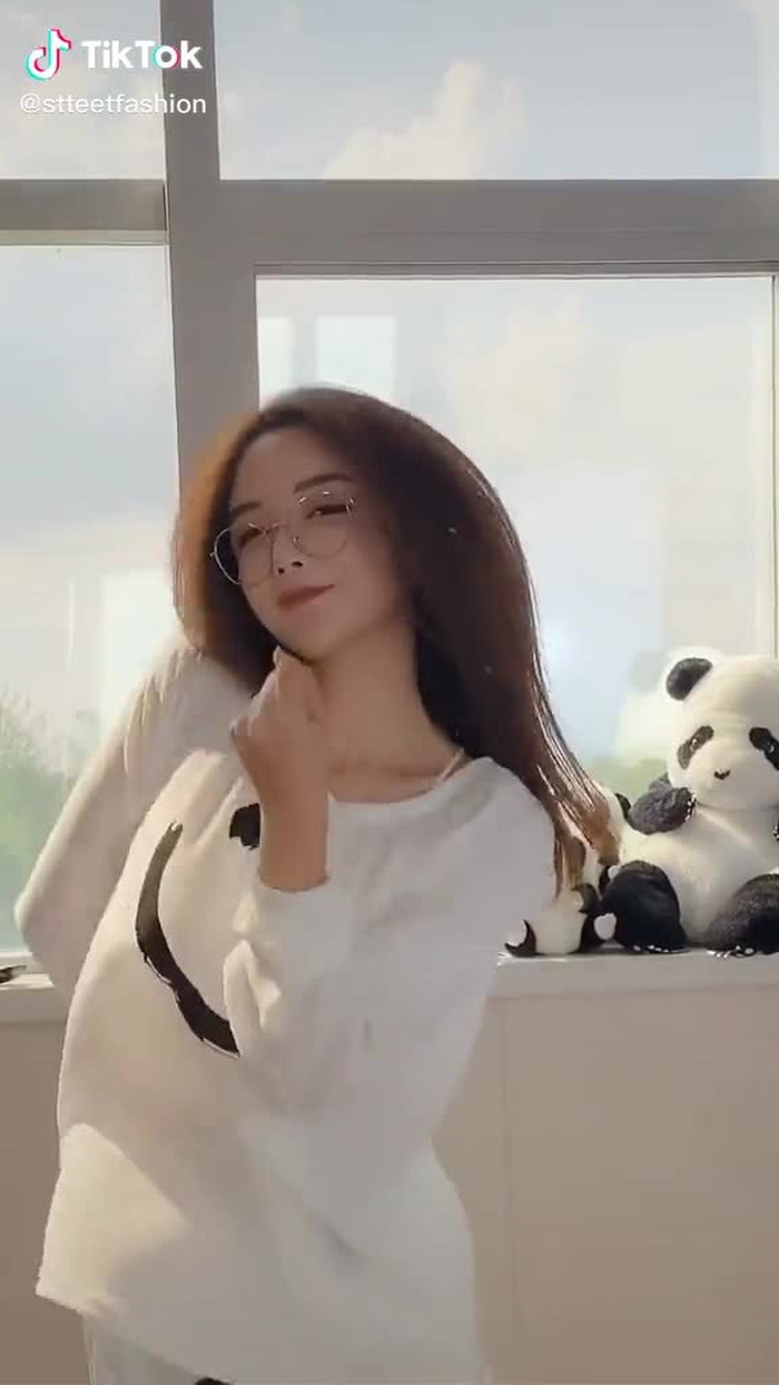 Zhuang Li (@stteetfashion) on TikTok 689