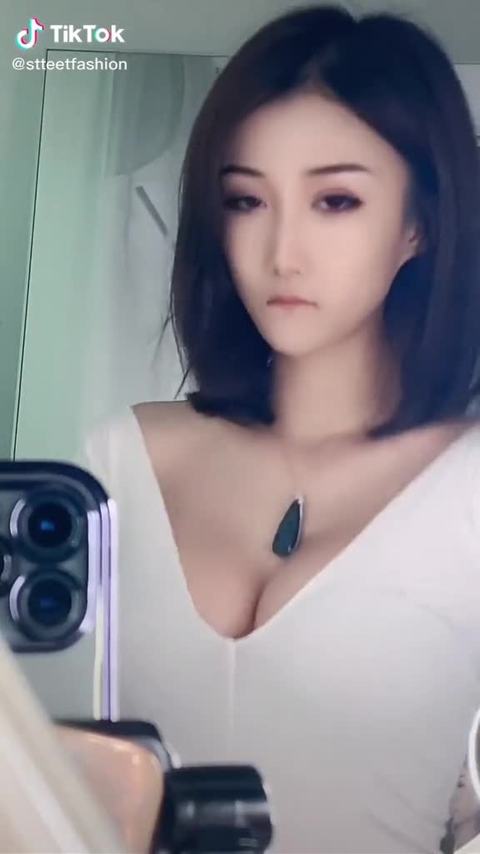 Zhuang Li (@stteetfashion) on TikTok 695