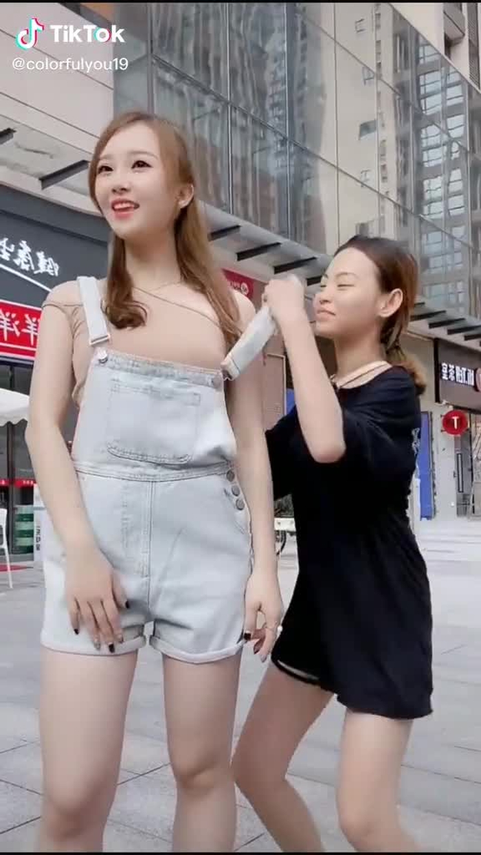 This actually Is fashion style. Why doesn't that girl understand？😥#beautiful #beauty #foryou #fyp #gorgeous #CrucialCatch