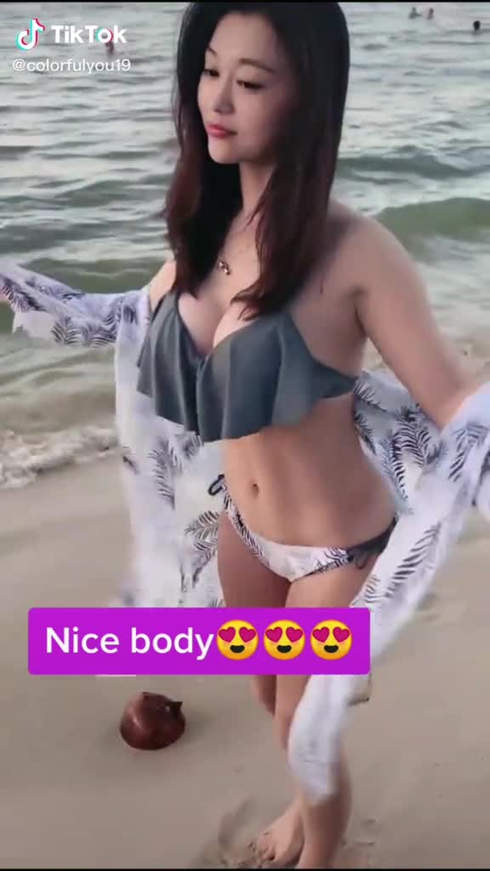 A pretty girl who has hot body！😍😍😍#beautiful #sexy#beautifulgirl #foryourpage#fyp#foryou
