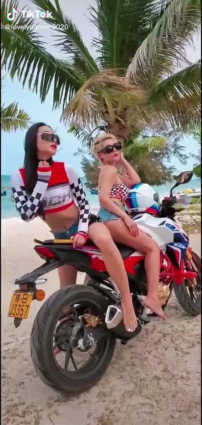 Wow so hot 💋💋#beautiful #beautifulgirl #sexybody #foryou #fyp