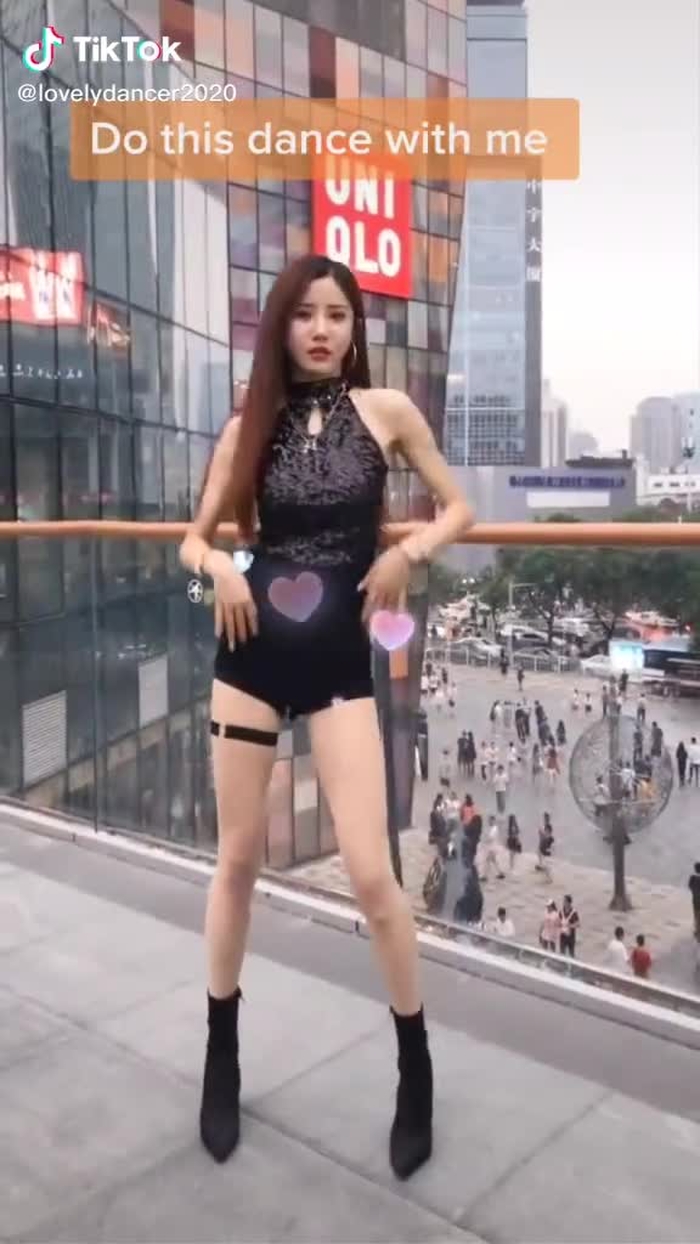 Follow for more and do this dance with me 👄👄💋#fyp #girl #beautiful #sexybody #beautifulgirl #foryou #dance #dancer