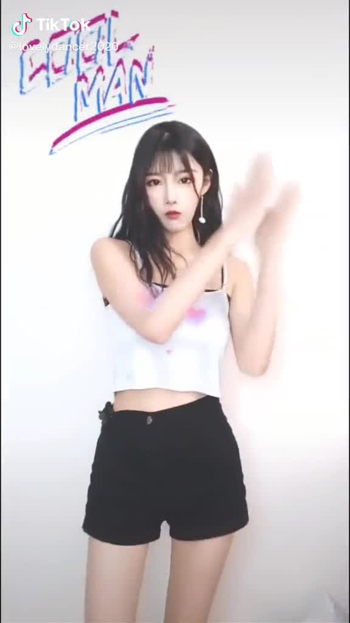 She is so hot? Do this dance with your friends 😍💋#foryou #dance #sexybody #beautifulgirl #beautiful