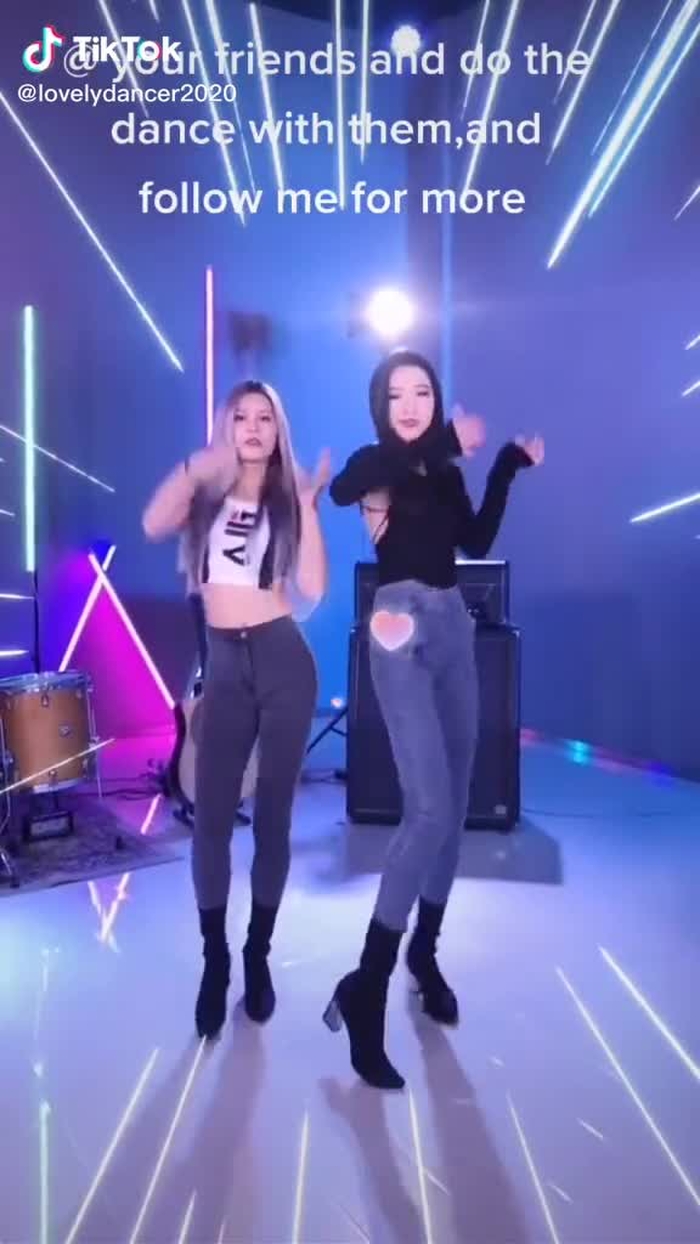 @ your friends and do the dance with them,and follow me for more 💋💋👄👁️#beautiful #sexybody #beautifulgirl #foryou #dance #dancer 1