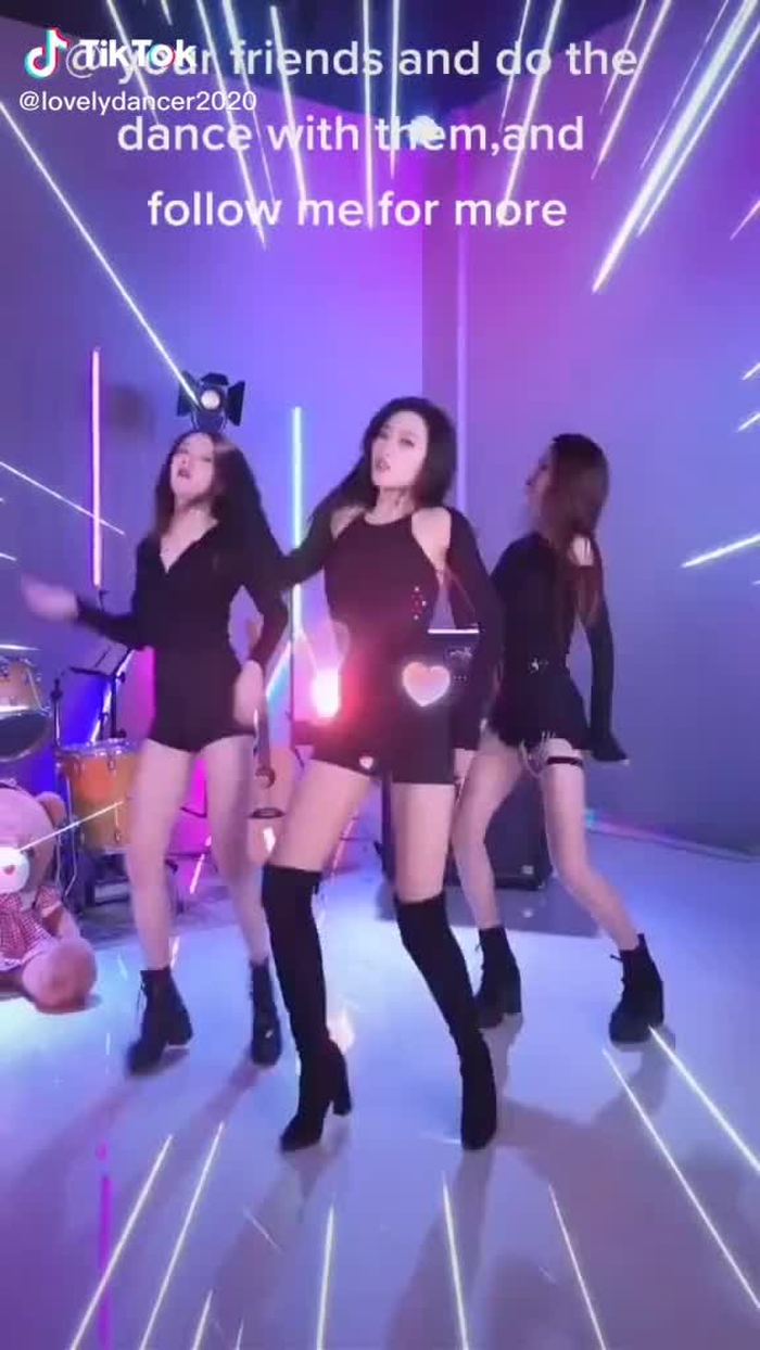 @ your friends and do the dance with them,and follow me for more 💋💋#sexybody #beautifulgirl #foryou #dance #dancer #fyp