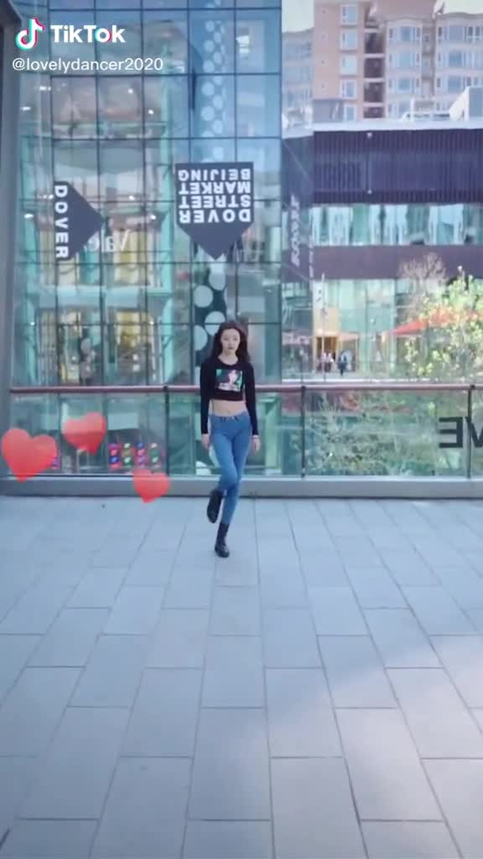 She is so beautiful 😍😍#beautifulgirl #foryou #sexybody #dance