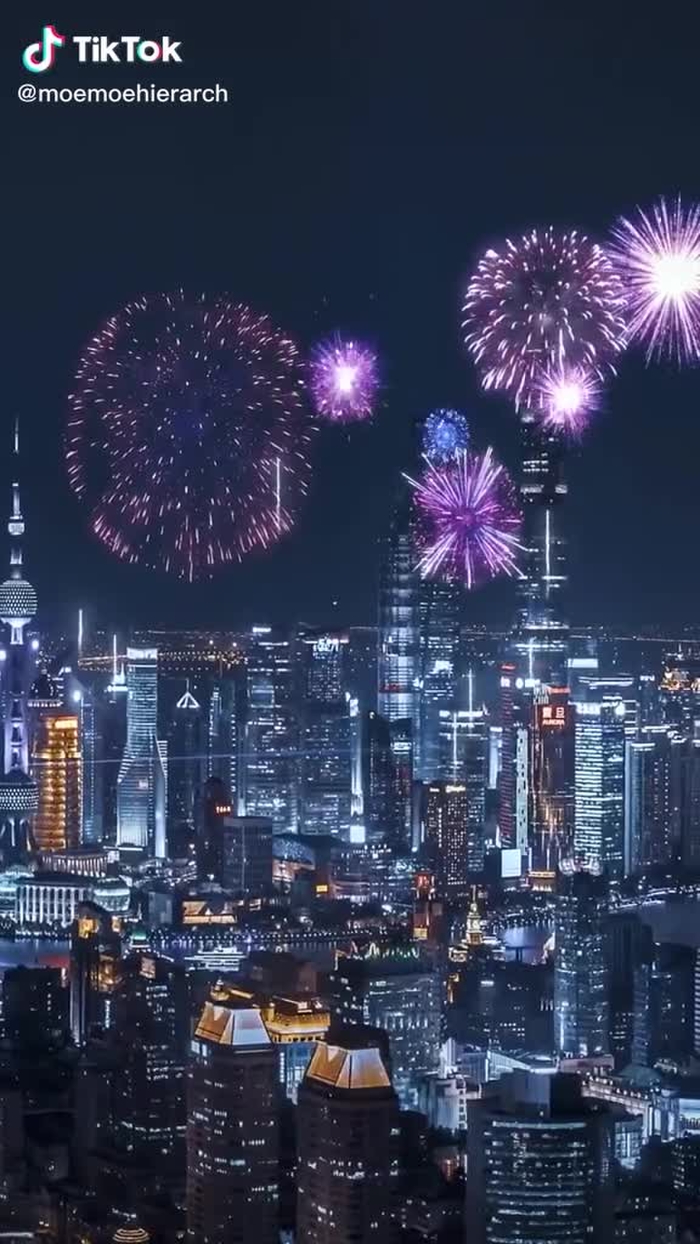 Jianhao Li (@cn_streetfashion) on TikTok 213