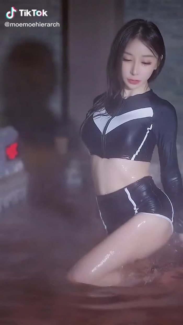 Jianhao Li (@cn_streetfashion) on TikTok 216