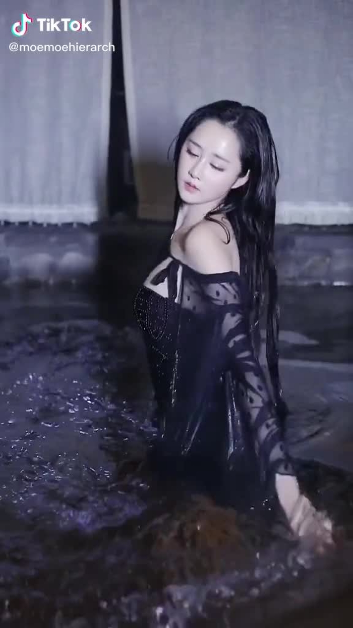 Jianhao Li (@cn_streetfashion) on TikTok 229