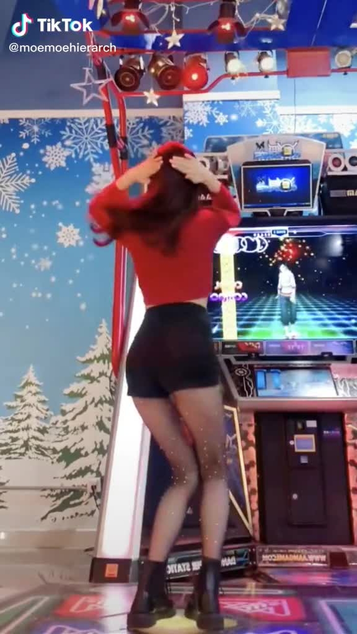 Jianhao Li (@cn_streetfashion) on TikTok 232