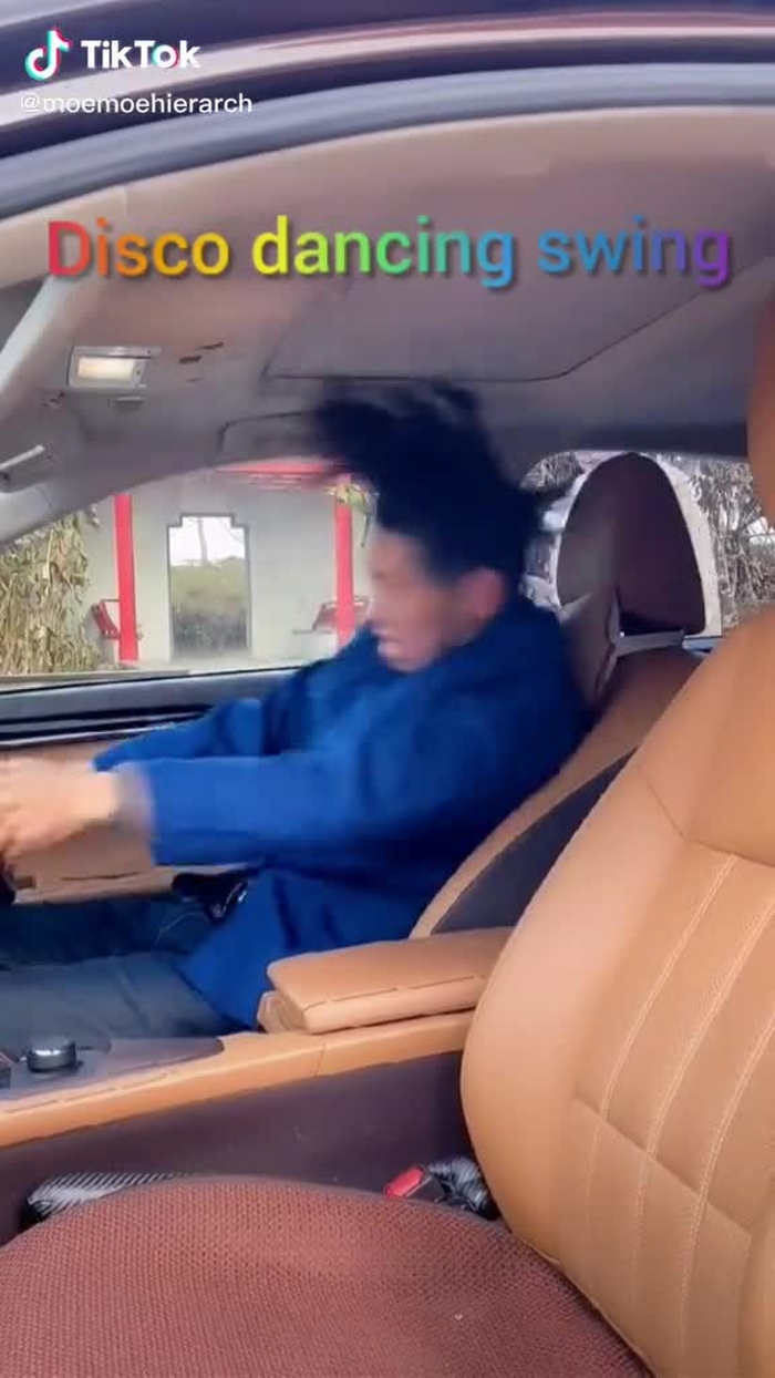 Jianhao Li (@cn_streetfashion) on TikTok 236