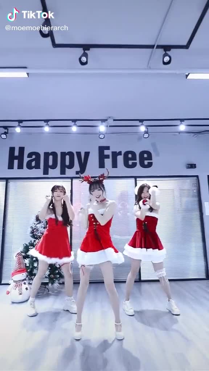 Jianhao Li (@cn_streetfashion) on TikTok 241