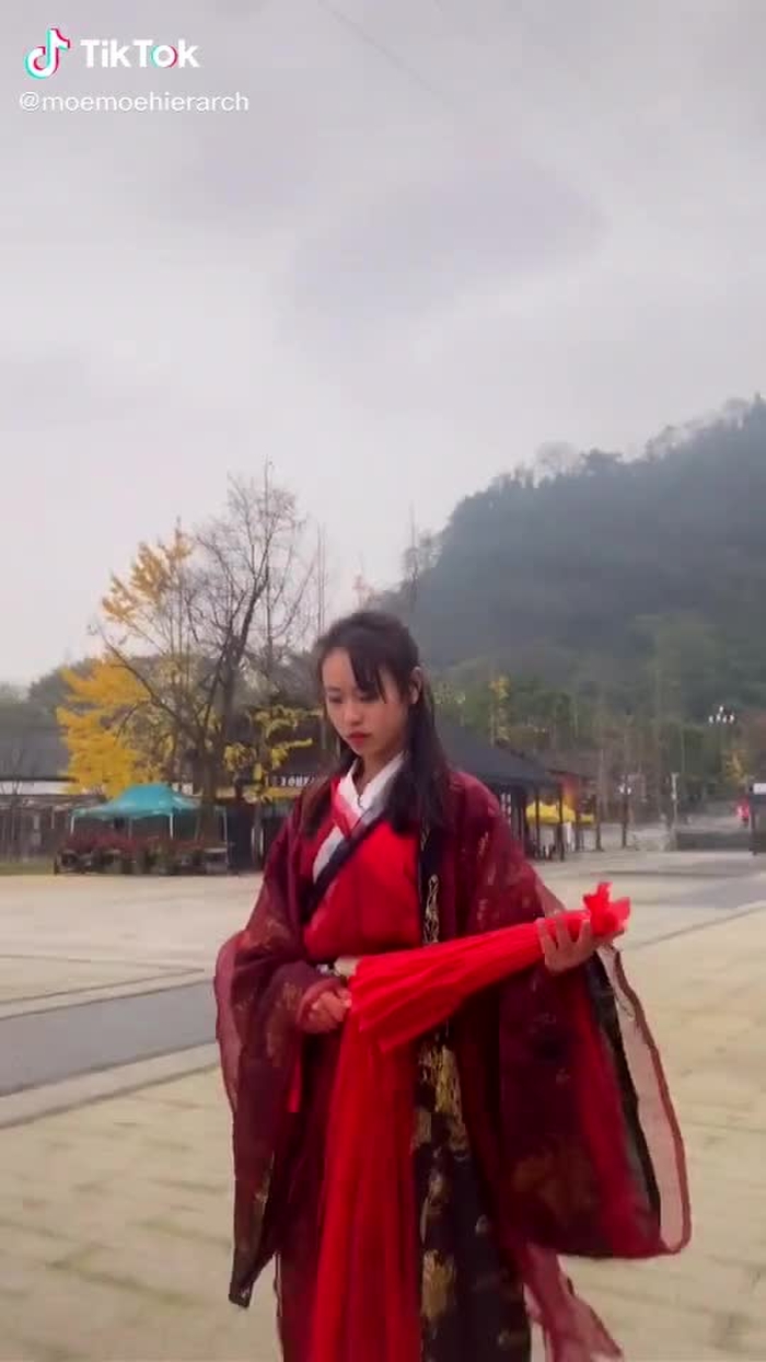 Jianhao Li (@cn_streetfashion) on TikTok 255