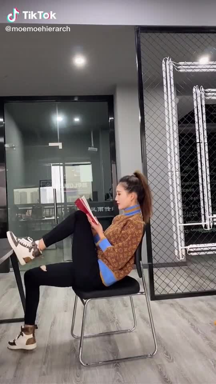 Jianhao Li (@cn_streetfashion) on TikTok 266