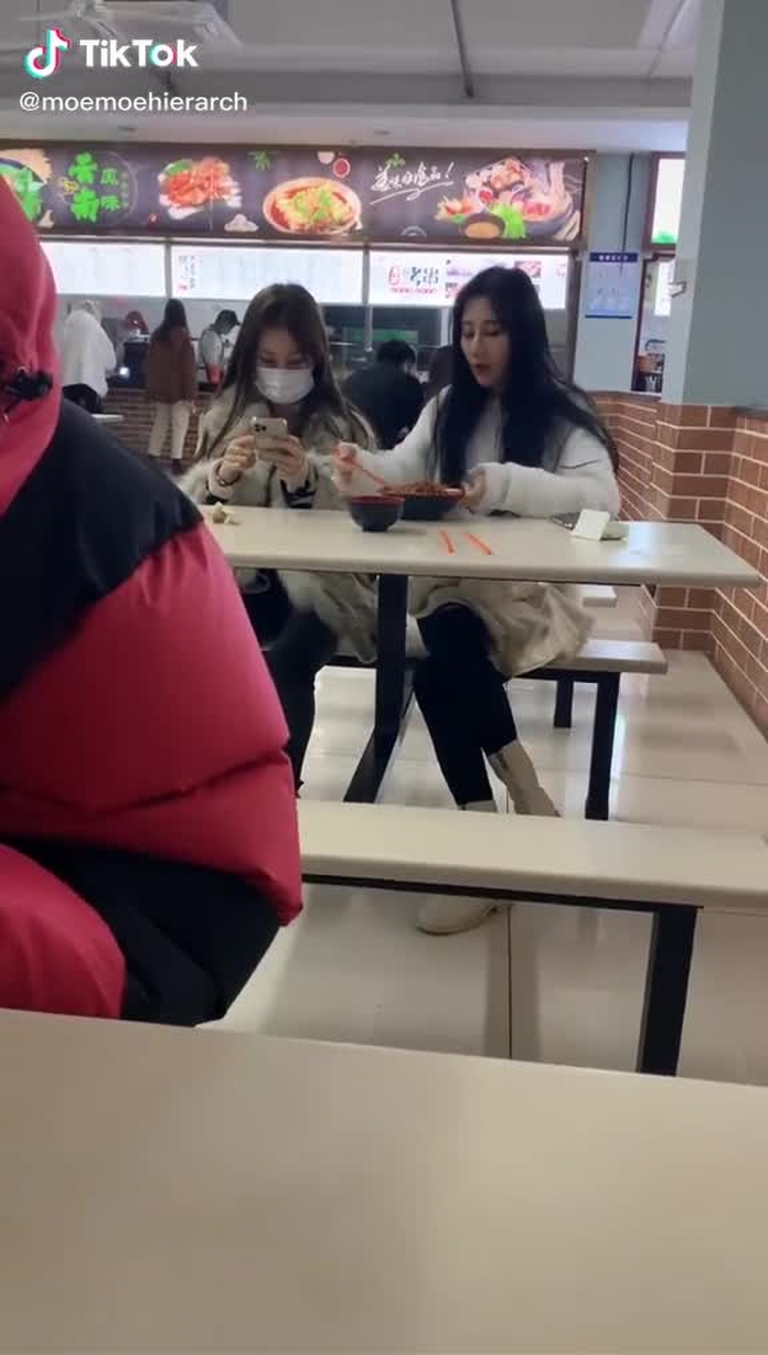Jianhao Li (@cn_streetfashion) on TikTok 284