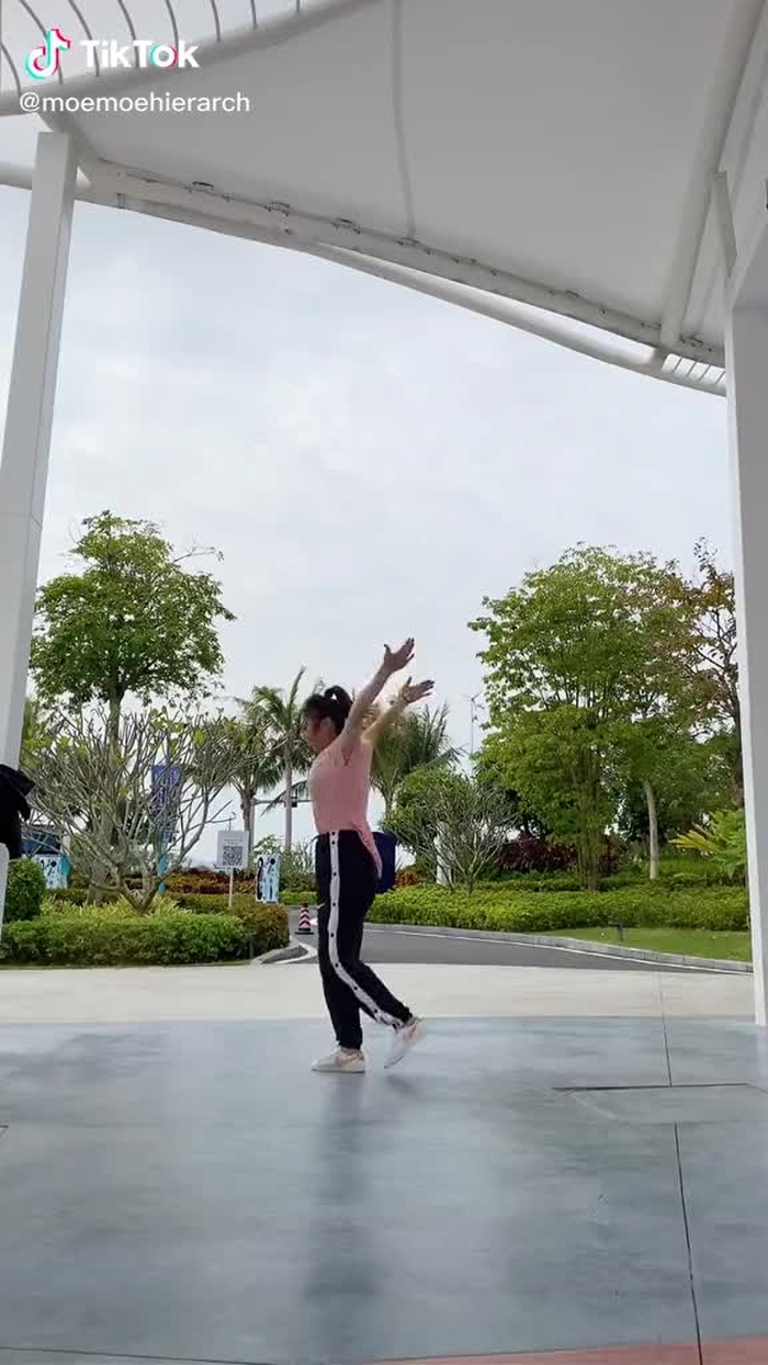 Jianhao Li (@cn_streetfashion) on TikTok 291