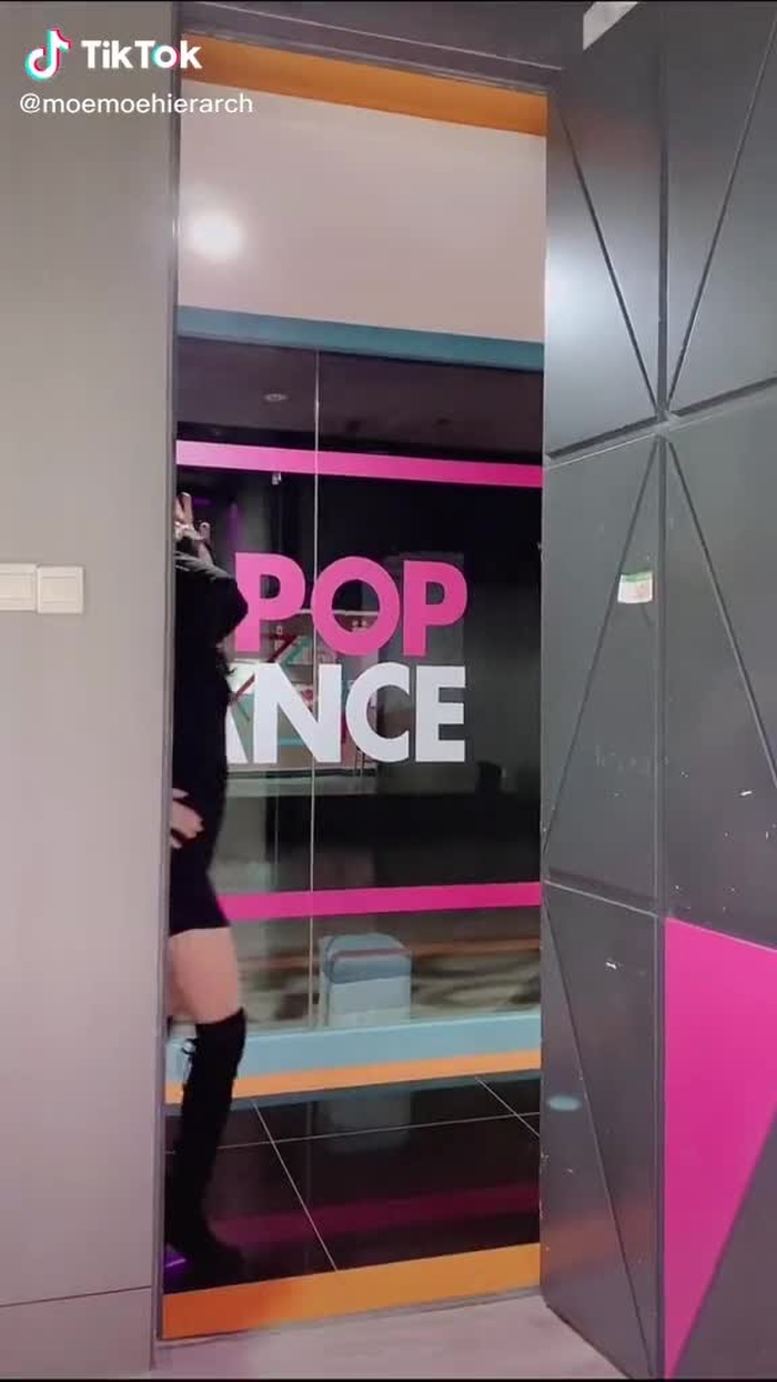 Jianhao Li (@cn_streetfashion) on TikTok 294