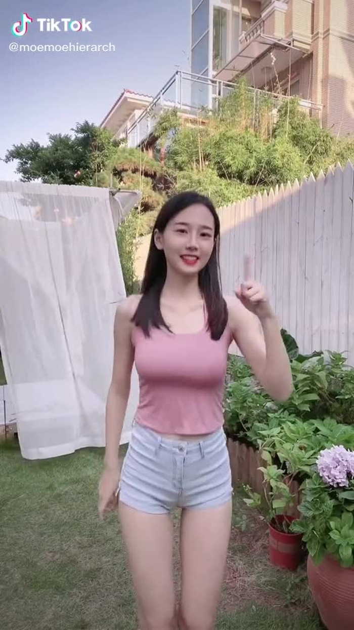 Jianhao Li (@cn_streetfashion) on TikTok 303