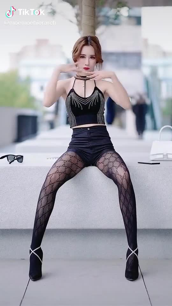 Jianhao Li (@cn_streetfashion) on TikTok 343