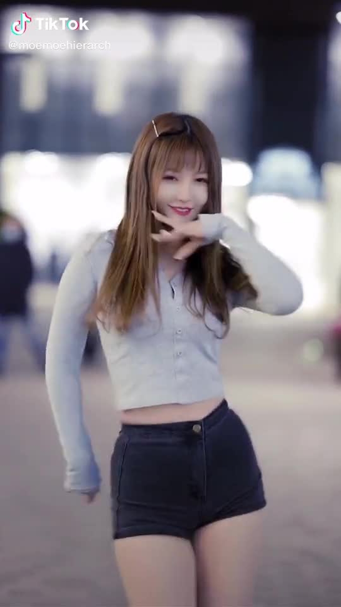 Jianhao Li (@cn_streetfashion) on TikTok 349