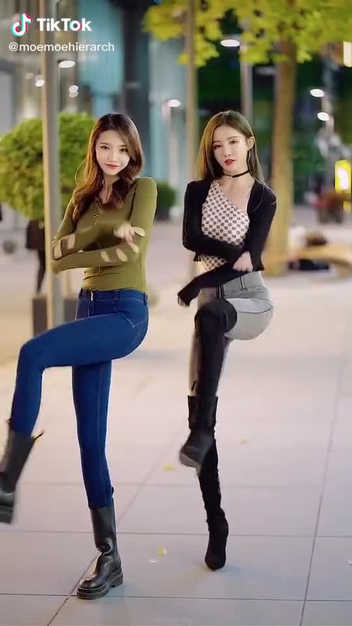 Jianhao Li (@cn_streetfashion) on TikTok 361