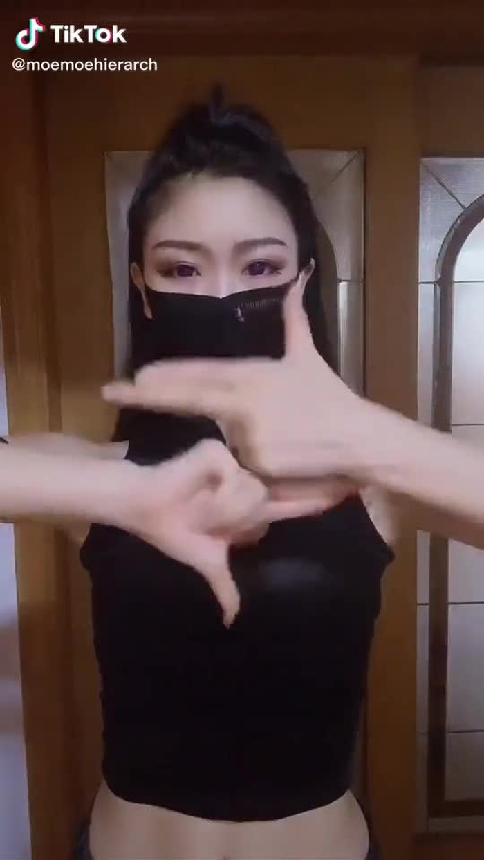 Jianhao Li (@cn_streetfashion) on TikTok 366