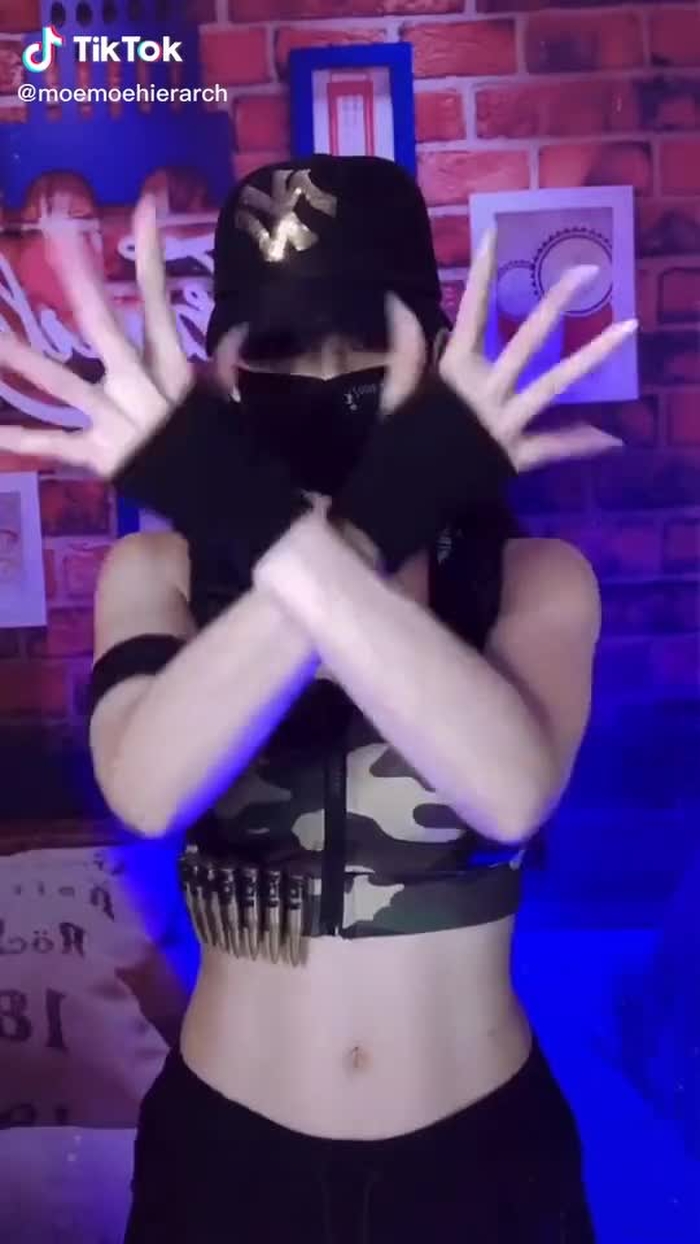 Jianhao Li (@cn_streetfashion) on TikTok 371