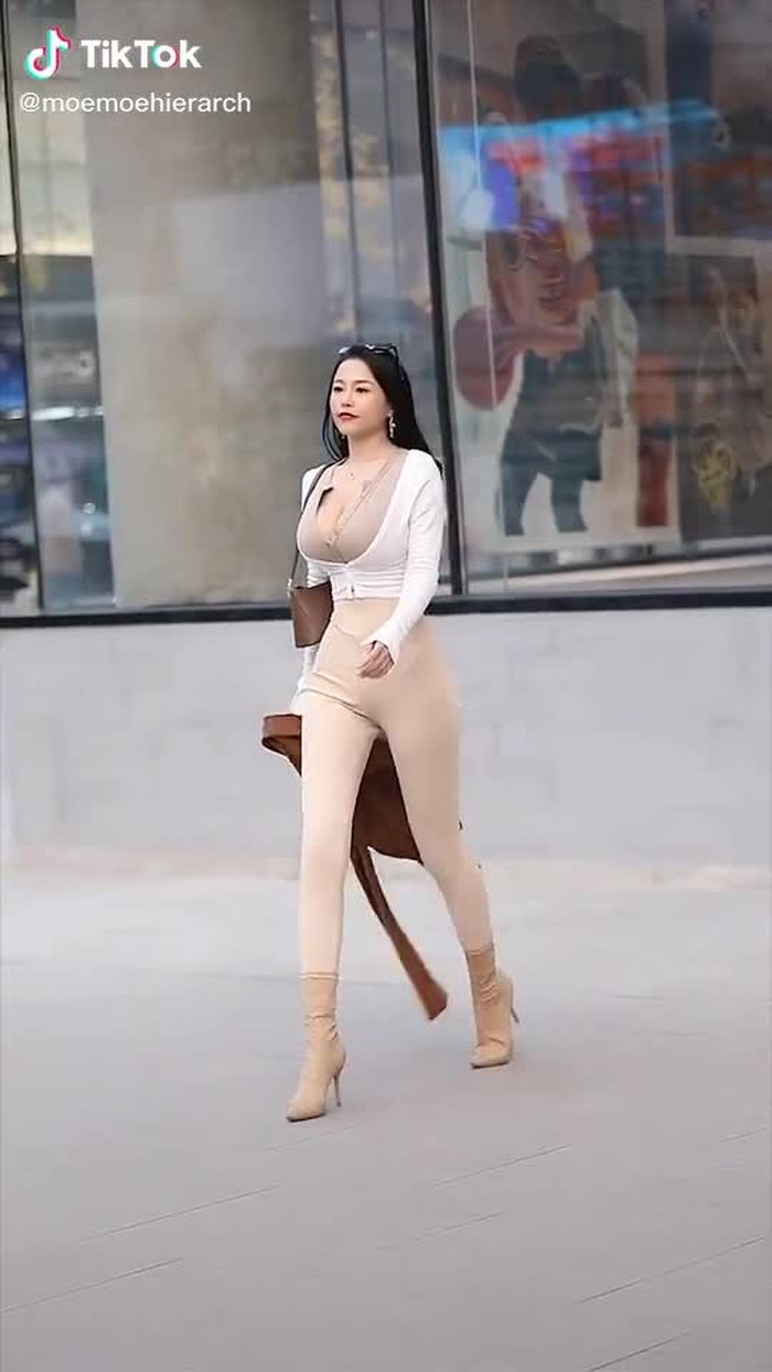 Jianhao Li (@cn_streetfashion) on TikTok 372
