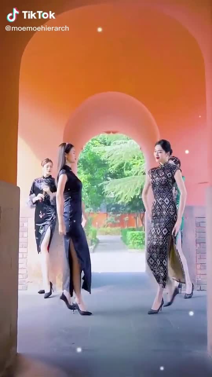 Jianhao Li (@cn_streetfashion) on TikTok 373
