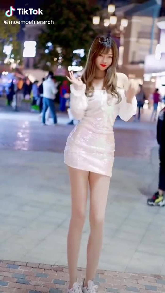 Jianhao Li (@cn_streetfashion) on TikTok 390