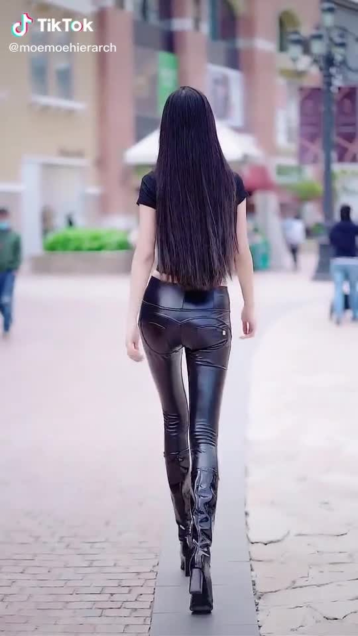 Jianhao Li (@cn_streetfashion) on TikTok 401