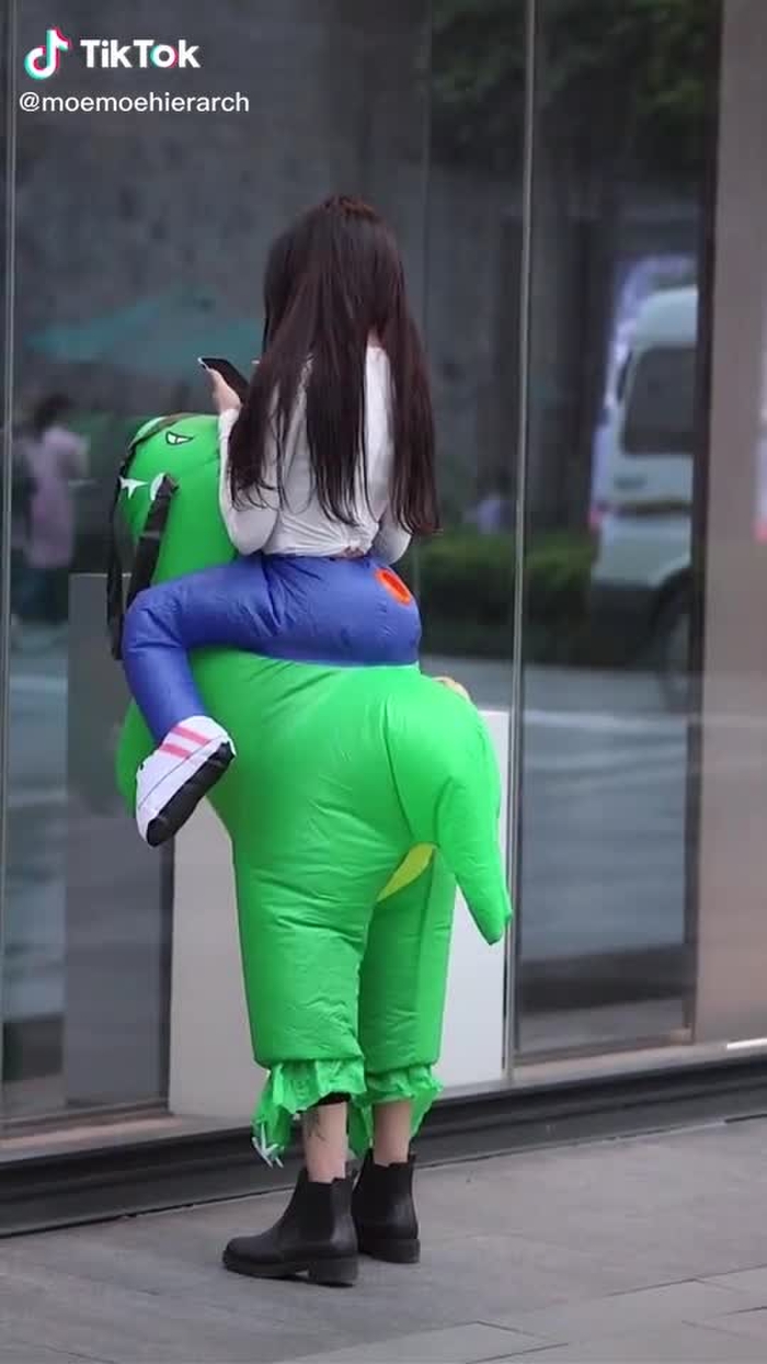 Jianhao Li (@cn_streetfashion) on TikTok 421