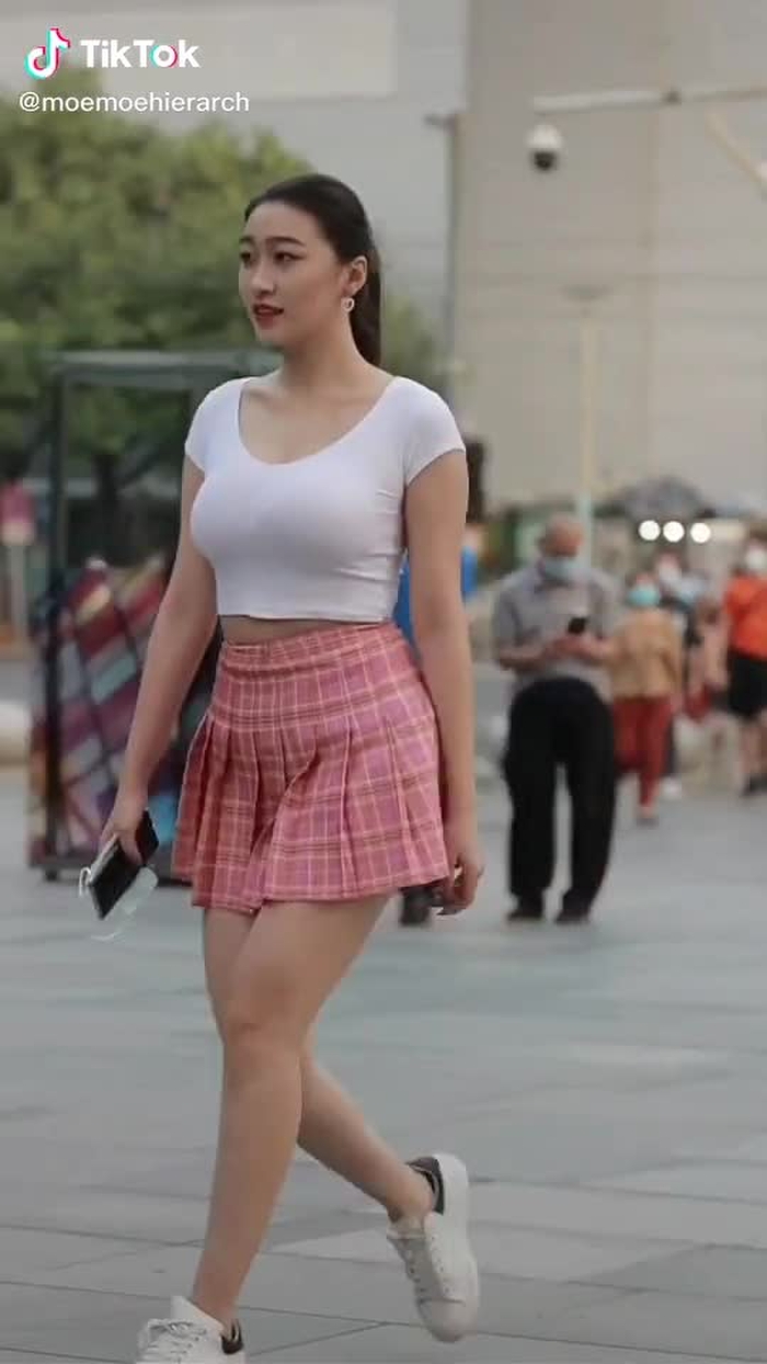 Jianhao Li (@cn_streetfashion) on TikTok 437