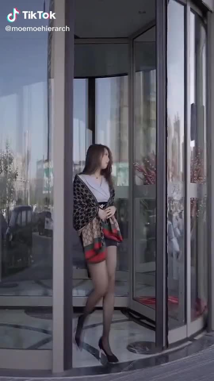 Jianhao Li (@cn_streetfashion) on TikTok 471