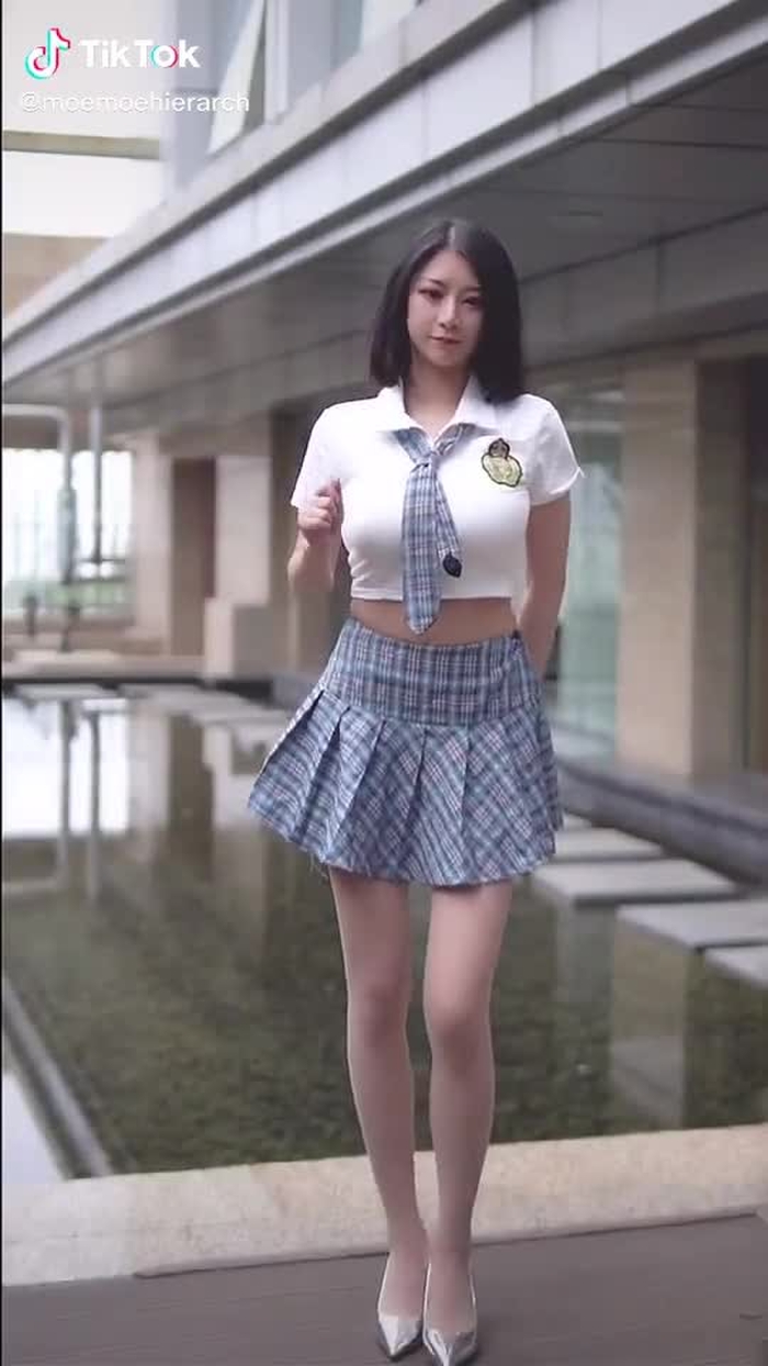 Jianhao Li (@cn_streetfashion) on TikTok 494