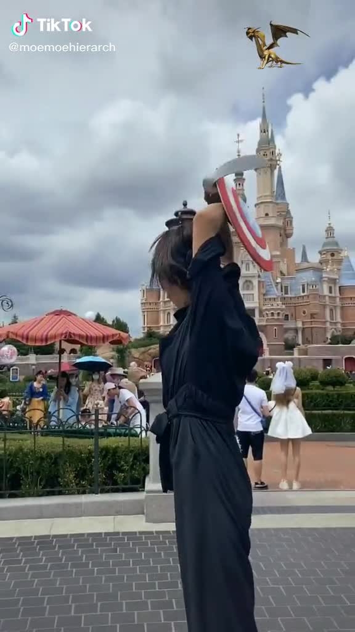 In front of the castle I will not be a princess, to be a knight is good!