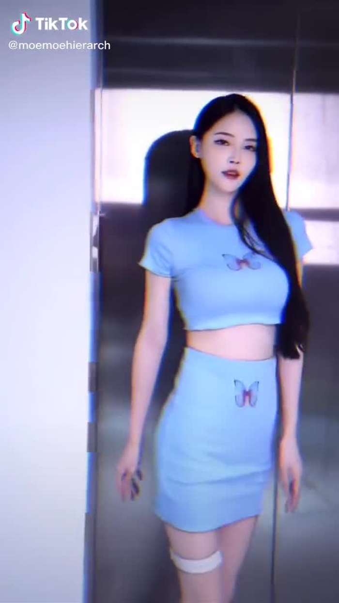 Jianhao Li (@cn_streetfashion) on TikTok 577