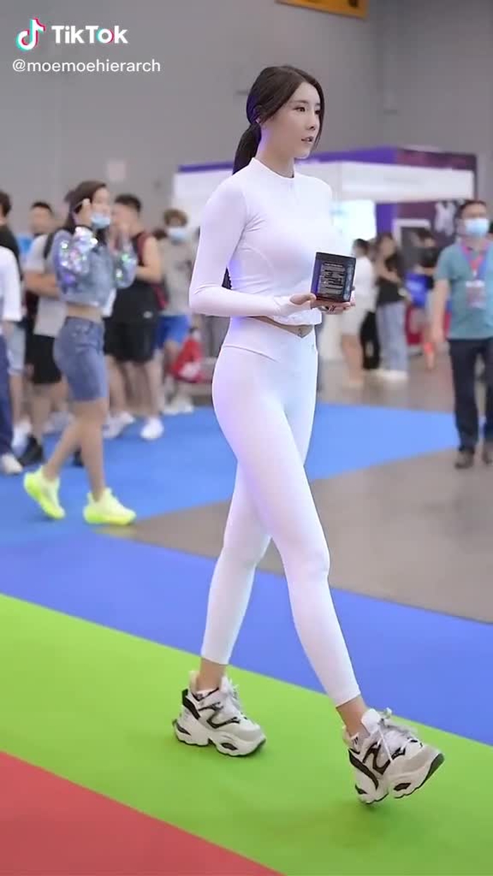 Jianhao Li (@cn_streetfashion) on TikTok 580